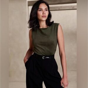 Banana Republic | Suede Top in Green | Size: S
